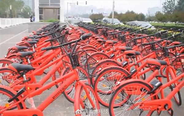 “中国红”版共享单车亮相：仿若小龙虾